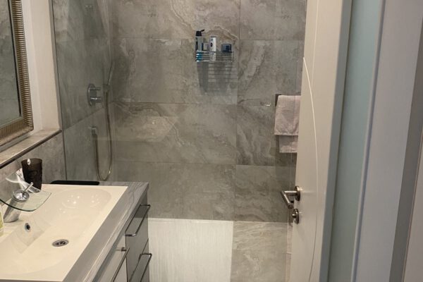 Wohnung Lehen Badezimmer