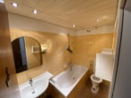 Bad_WC - Charmante 1,5-Zimmer-Wohnung mit Loggia und Blick ins Grüne