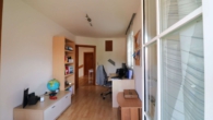 Zimmer 2 OG - Charmante Doppelhaushälfte in Hallwang, ruhige Sonnenlage mit Pool