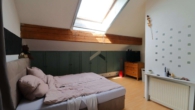 Schlafzimmer DG - Charmante Doppelhaushälfte in Hallwang, ruhige Sonnenlage mit Pool