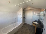 Bad - Panoramablick in Koppl – 3,5 Zimmer Wohnung mit einzigartigem Grundriss